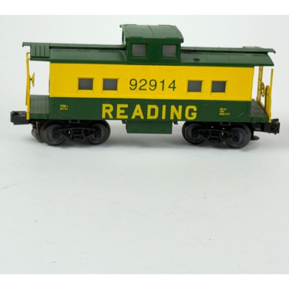 Reading Railroad 92914 O Gauge Caboose Model Train Green & Yellow - Picture 1 of 8